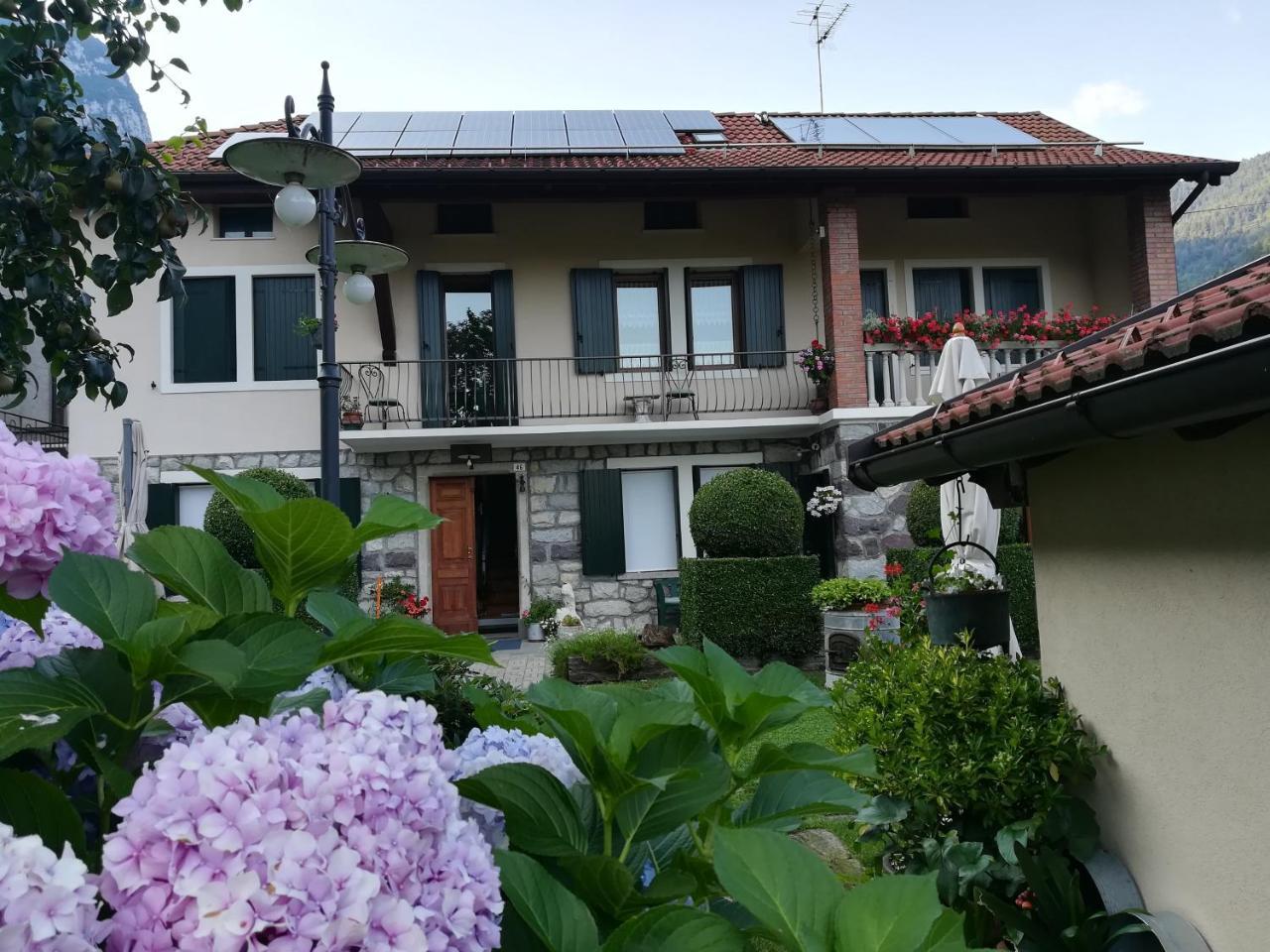 B&B Oltra Lamon Exterior photo